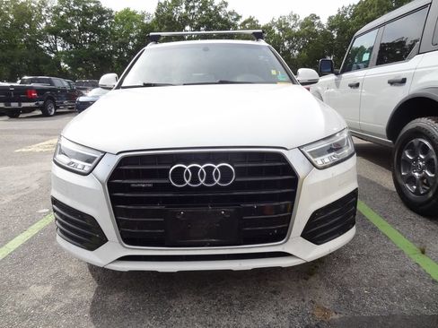 Used 2017 Audi Q3 2.0T Prestige w/ Prestige Package AWD/4WD image 2