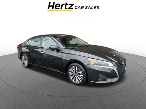 Used 2025 Nissan Altima 2.5 SV image 1