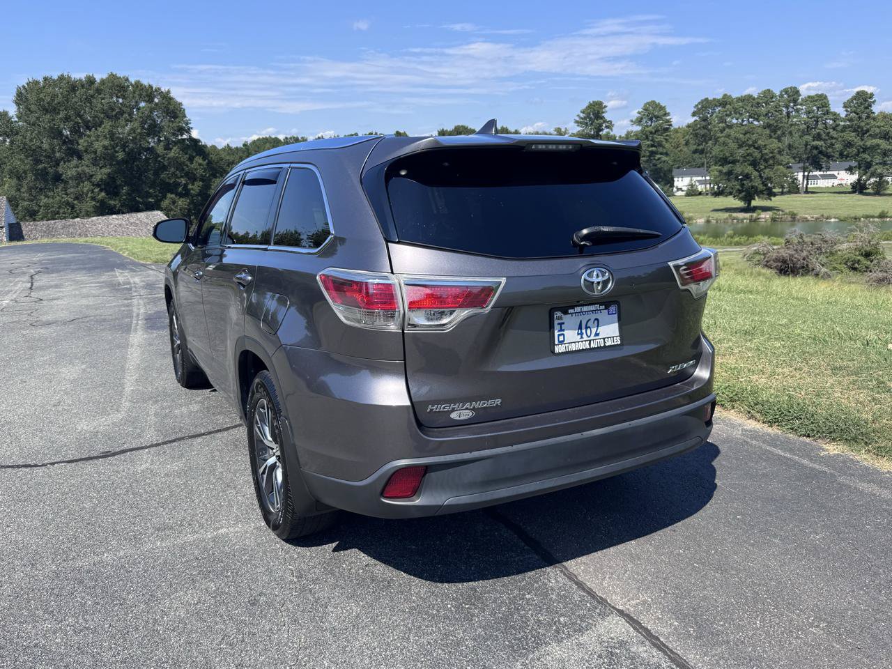 Used 2016 Toyota Highlander XLE AWD/4WD image 11