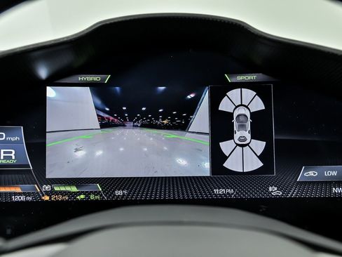 Used 2022 Ferrari SF90 Spider image 39