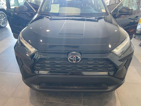 Used 2025 Toyota RAV4 LE AWD/4WD image 23