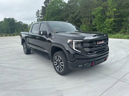 Used 2024 GMC Sierra 1500 AT4 w/ Technology Package AWD/4WD image 7