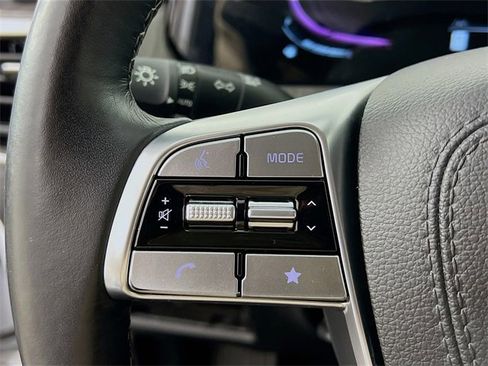 Used 2023 Kia Telluride EX w/ EX Captain's Chair Package image 12