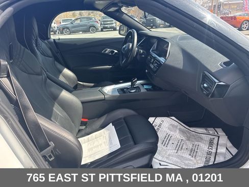 Used 2022 BMW Z4 M40i w/ Premium Package RWD image 22