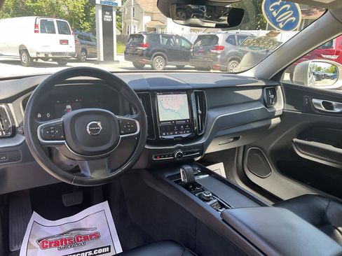 Used 2023 Volvo XC60 B5 Core AWD/4WD image 12