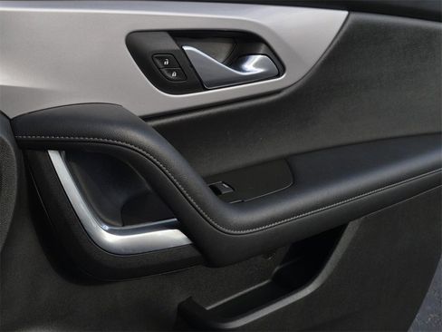 Used 2022 Chevrolet Blazer LT image 11