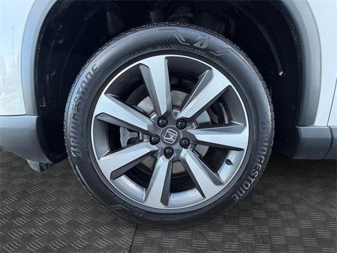 Used 2024 Honda Pilot Elite image 13