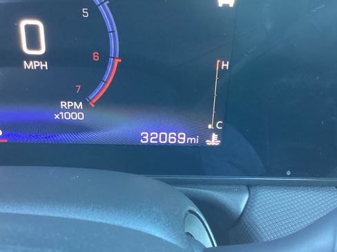 Used 2025 Chevrolet TrailBlazer LT image 3