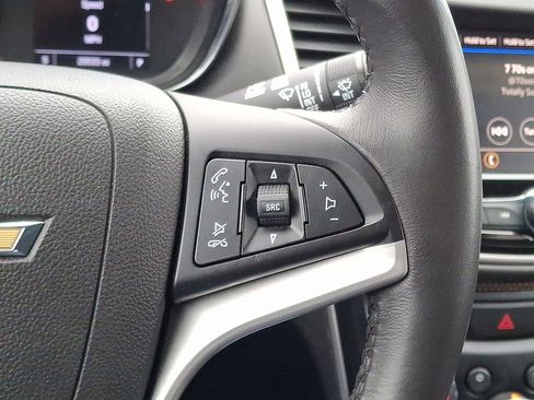 Used 2020 Chevrolet Trax LT w/ LT Convenience Package image 22