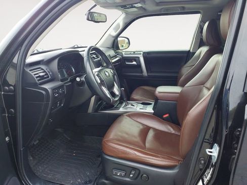 Used 2018 Toyota 4Runner SR5 AWD/4WD image 15