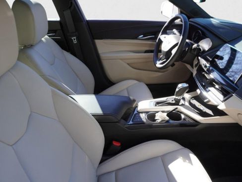 Used 2023 Cadillac CT4 Luxury w/ Sun And Sound Package image 17