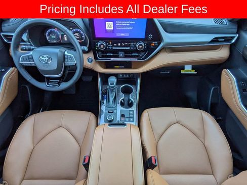 New 2026 Toyota Highlander Platinum AWD/4WD image 17