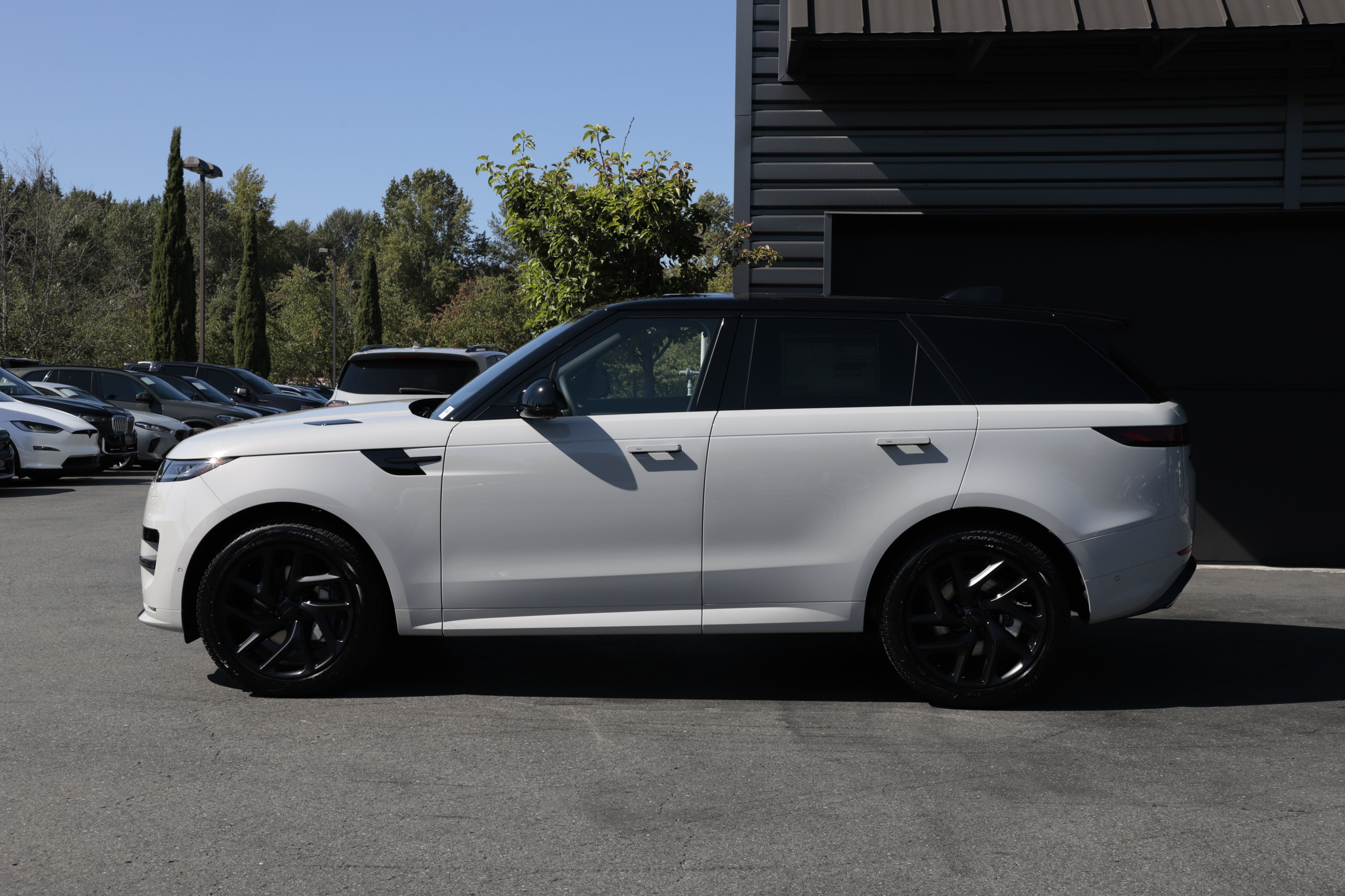 New 2026 Land Rover Range Rover Sport Dynamic SE AWD/4WD image 7