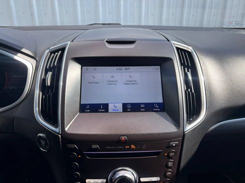 Used 2019 Ford Edge Titanium w/ Equipment Group 301A AWD/4WD image 32