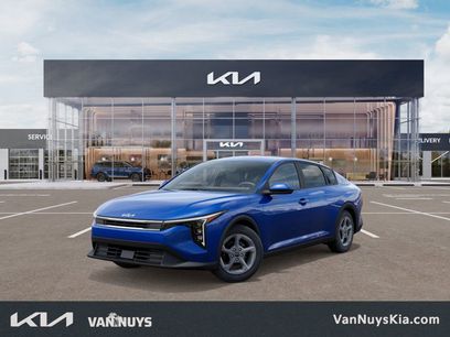 New 2025 Kia K4 LXS