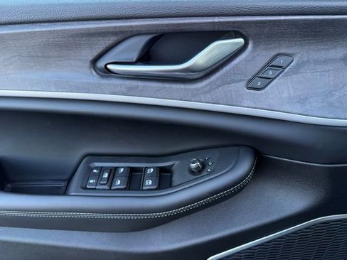 New 2025 Jeep Grand Cherokee L Limited w/ Trailer Tow Package image 11