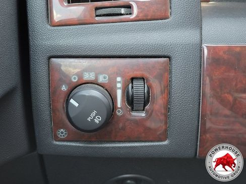 Used 2009 Chrysler 300 Touring RWD image 26