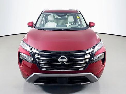 Used 2025 Nissan Rogue SL w/ Tech Package AWD/4WD image 2
