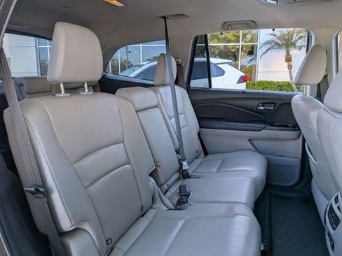 Used 2018 Honda Pilot Touring image 16