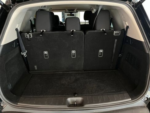 Used 2025 Nissan Pathfinder SV image 33