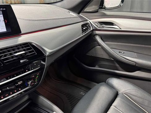 Used 2018 BMW 530i image 24