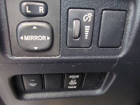 Used 2018 Toyota 4Runner SR5 Premium AWD/4WD image 9