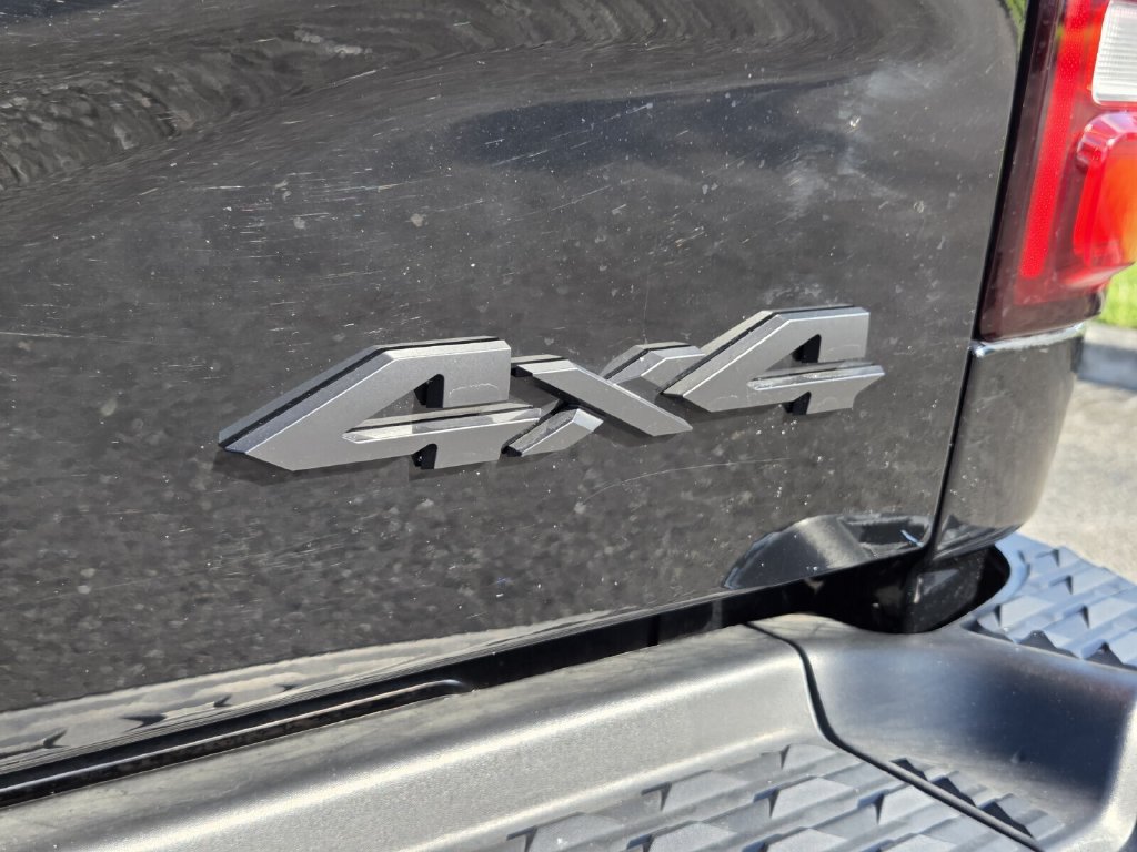 Used 2024 RAM 2500 Limited AWD/4WD image 33