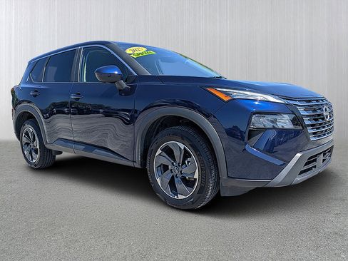 Used 2025 Nissan Rogue SV FWD image 1