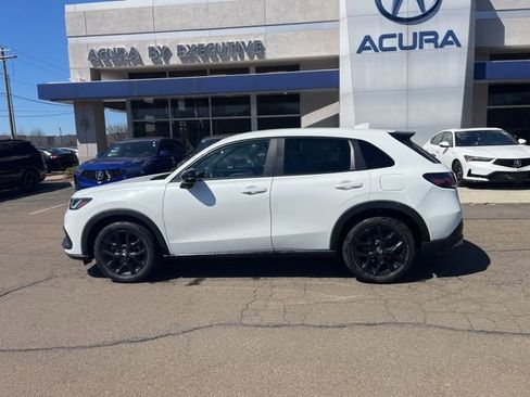 Used 2025 Honda HR-V Sport image 5