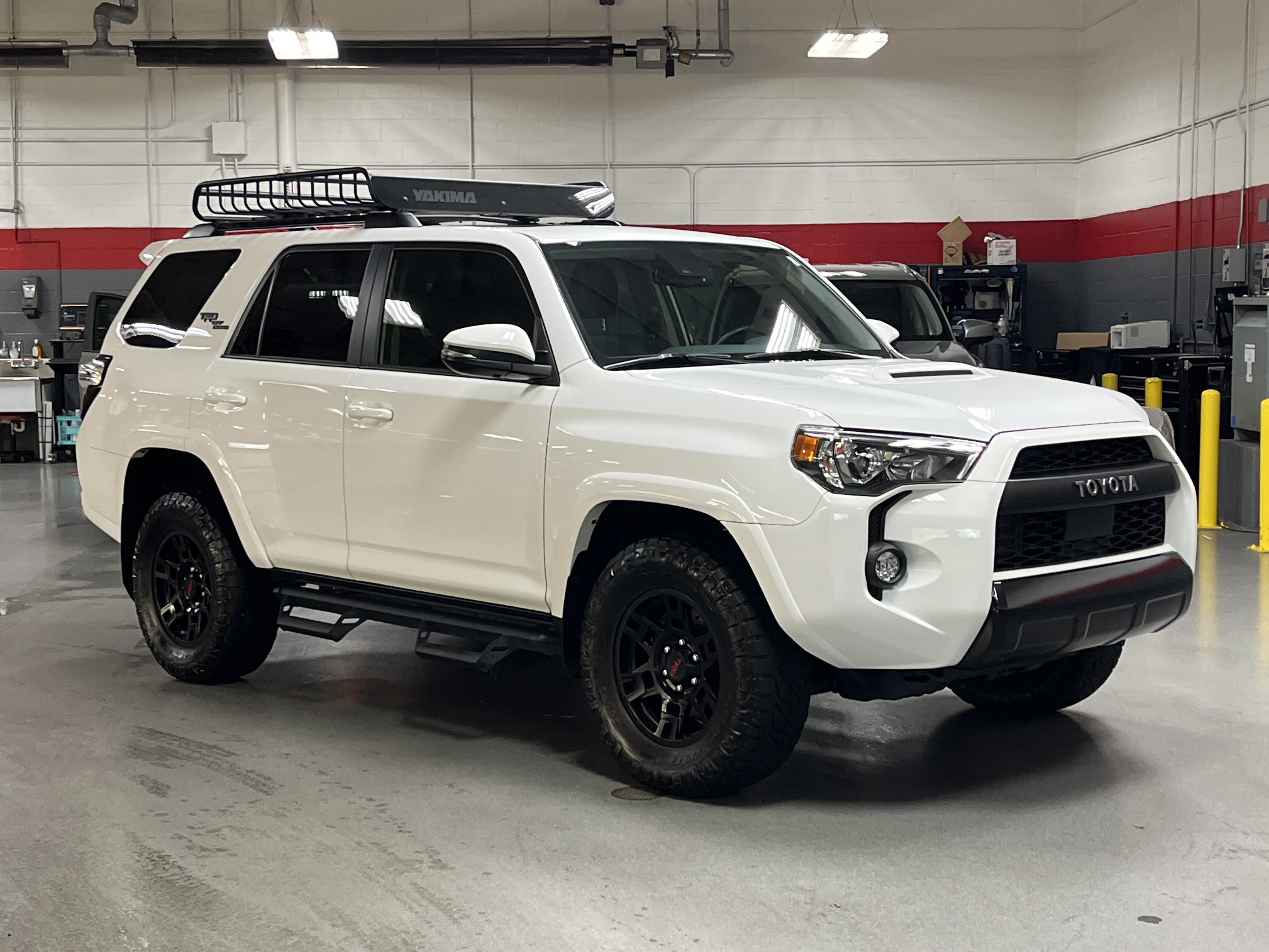 Used 2024 Toyota 4Runner TRD Off-Road Premium w/ Moonroof Package AWD/4WD image 2