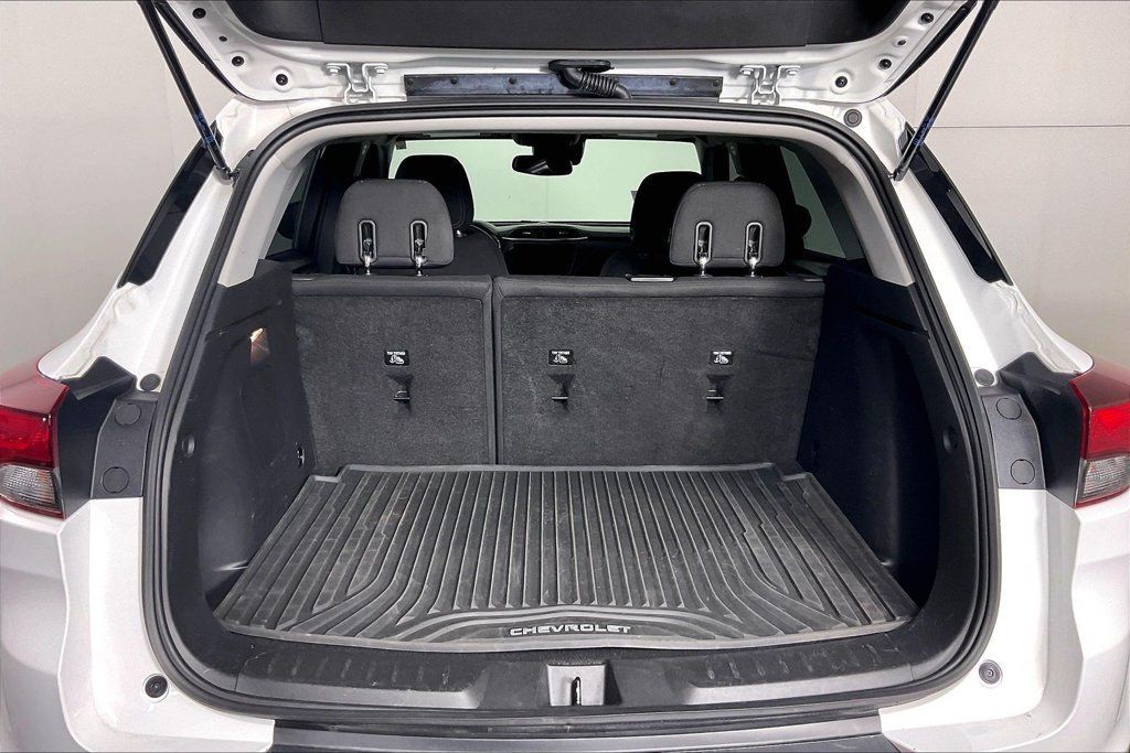 Used 2023 Chevrolet TrailBlazer LT w/ Convenience Package FWD image 26