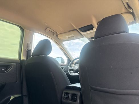 Certified 2023 Nissan Rogue SV FWD image 28