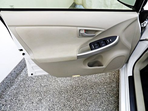 Used 2014 Toyota Prius Two FWD image 7