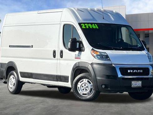 Used 2021 RAM ProMaster 2500 w/ Premium Appearance Group image 2