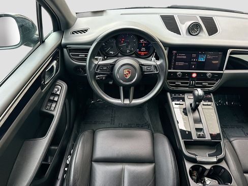 Used 2024 Porsche Macan Base image 23