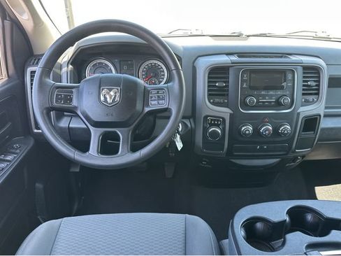 Used 2018 RAM 1500 Express RWD image 14