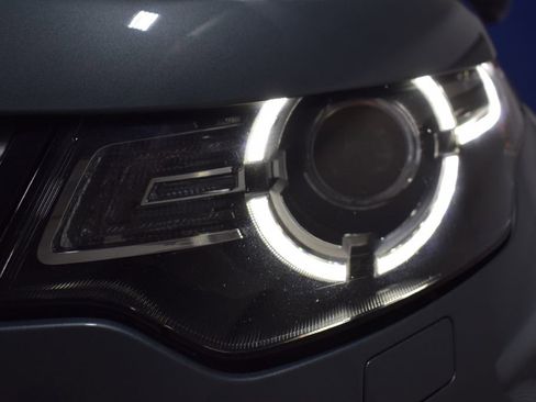 Used 2018 Land Rover Discovery Sport HSE image 31