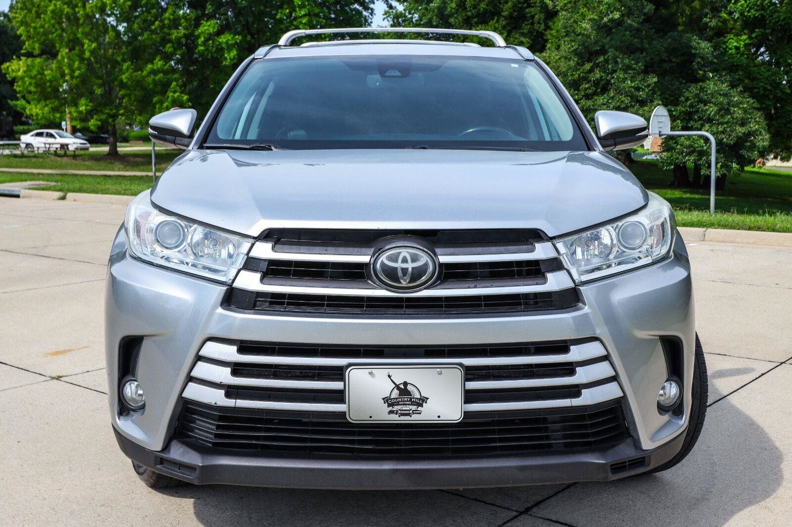 Used 2018 Toyota Highlander XLE AWD/4WD image 20