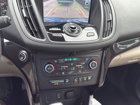 Used 2019 Ford Escape Titanium FWD image 7