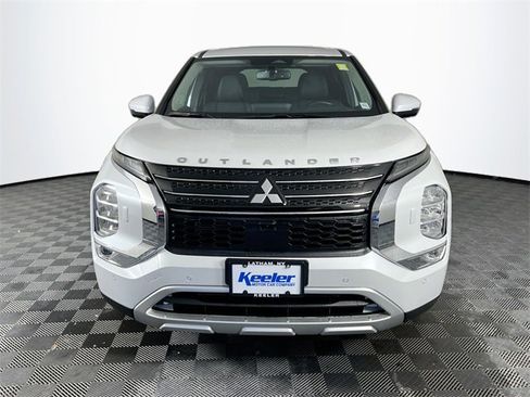 Used 2023 Mitsubishi Outlander SE image 9
