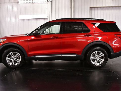 Used 2021 Ford Explorer XLT w/ Equipment Group 202A AWD/4WD image 4
