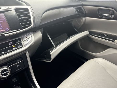 Used 2015 Honda Accord Touring image 32