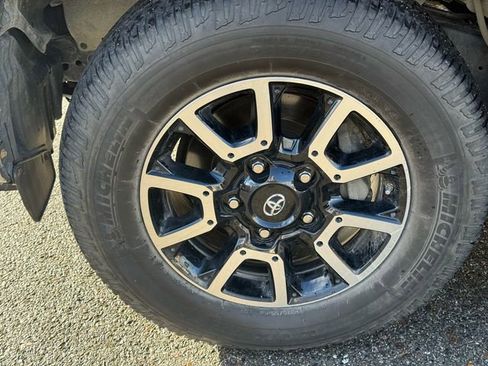 Used 2019 Toyota Tundra Limited image 17