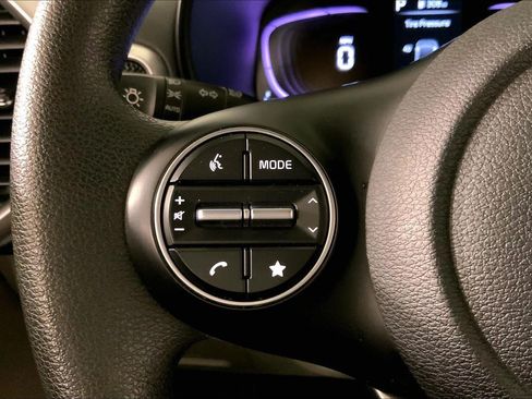 Certified 2025 Kia Soul LX w/ LX Technology Package FWD image 18