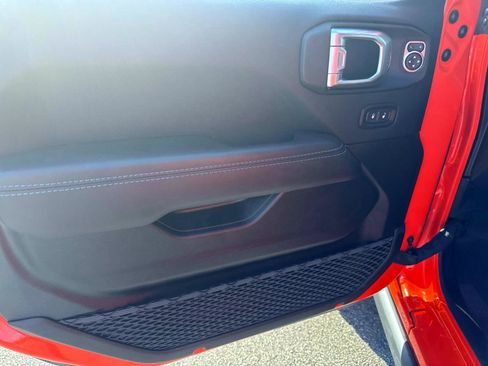 Used 2023 Jeep Wrangler Unlimited Rubicon 4xe w/ Steel Bumper Group image 10