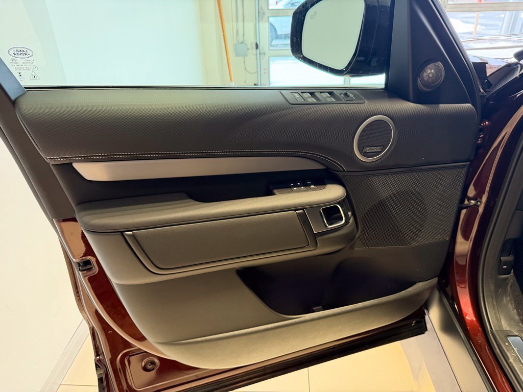 New 2026 Land Rover Discovery Limited Edition AWD/4WD image 25