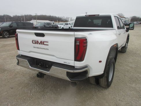 New 2026 GMC Sierra 3500 SLT w/ SLT Convenience Package image 5