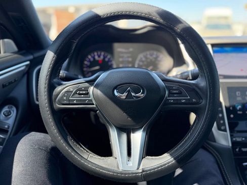 Used 2018 INFINITI Q60 3.0t Luxe w/ Sensory Package 3.0T Luxe RWD image 6