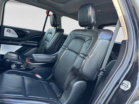 Used 2021 Lincoln Aviator Reserve w/ Equipment Group 210A AWD/4WD image 17
