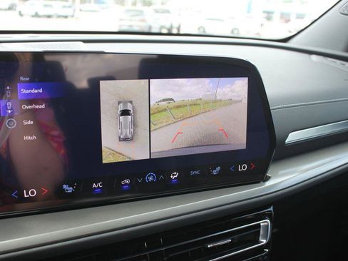 New 2026 Chevrolet Traverse LT image 18